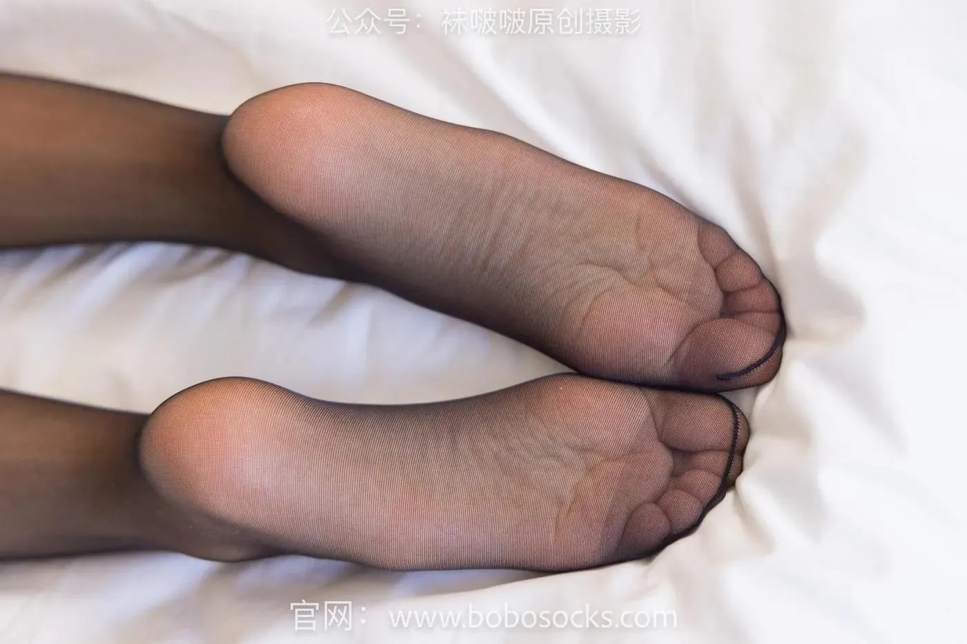 [BoBoSocks袜啵啵]NO.128 小安-高跟鞋、黑丝 [137P]插图4